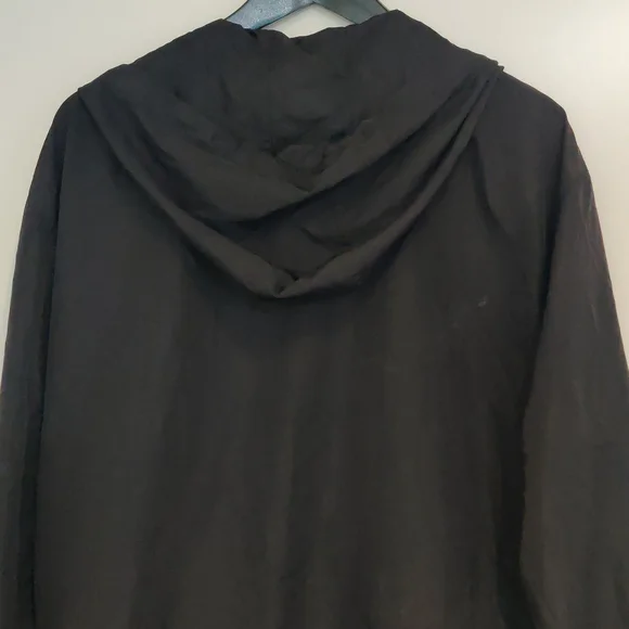 Nike lightweight, black packable running top with hood XL - Picture 8 of 11